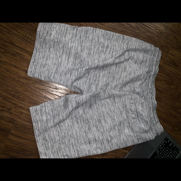 White sweat shorts - Picture 2 of 3